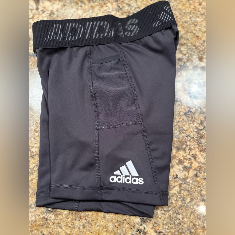 NWT Adidas Women’s Techfit Badge of Sport Shorts - Picture 9 of 11